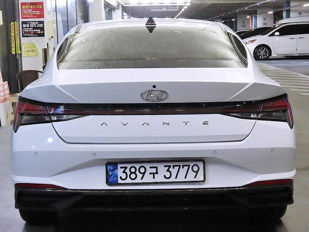 HYUNDAI Avante - Vista 5