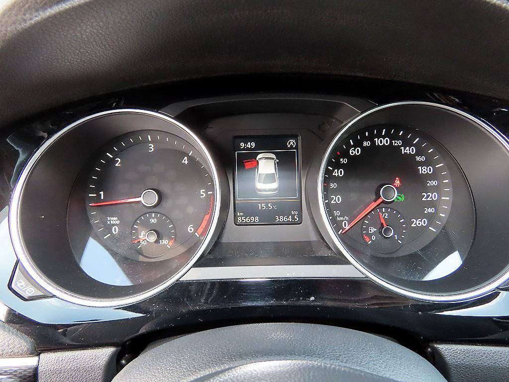 Volkswagen Jetta - Vista 9