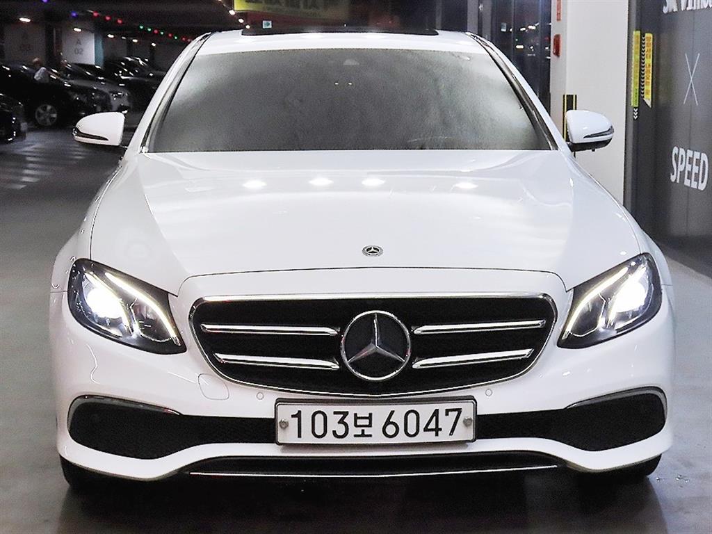 Mercedes Benz E class - Vista 2