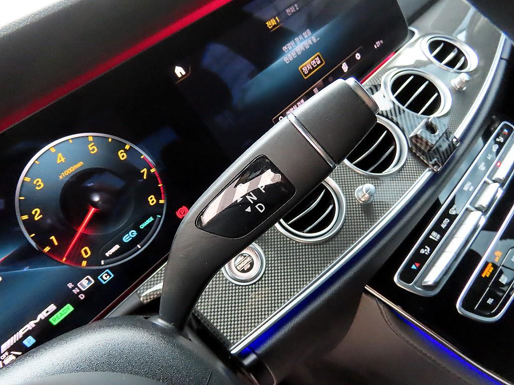 Mercedes Benz E class - Vista 11