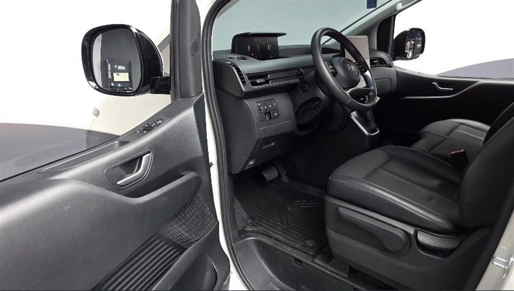 HYUNDAI Staria - Vista 10