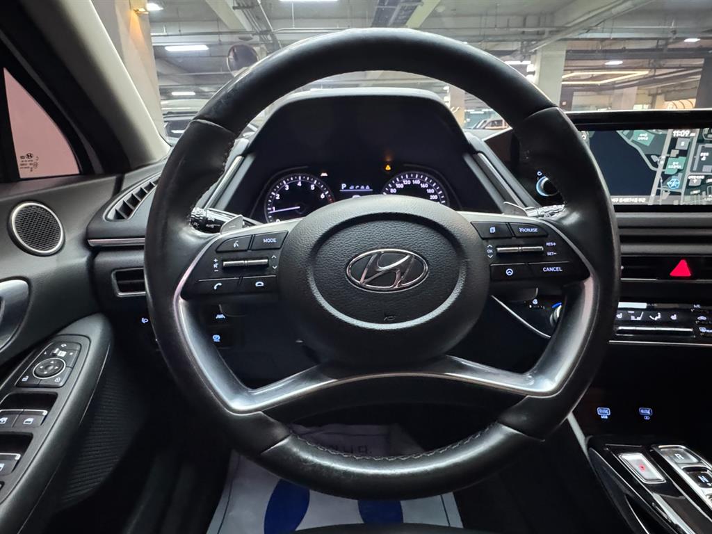 HYUNDAI Sonata - Vista 12