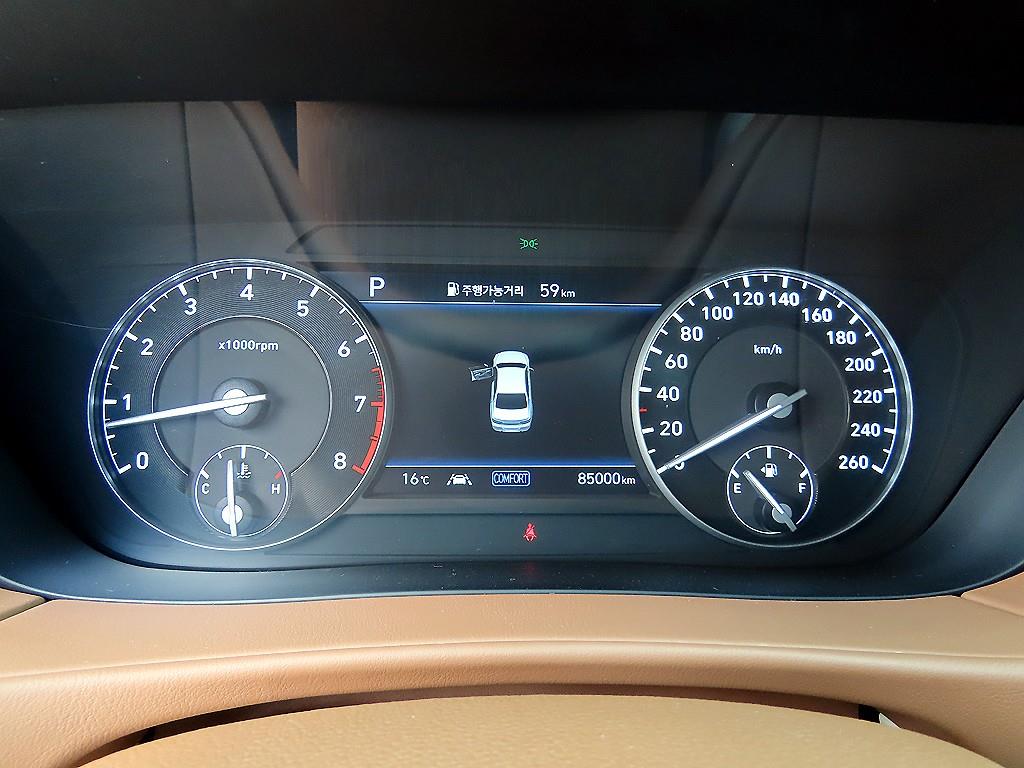 Genesis G90 - Vista 9