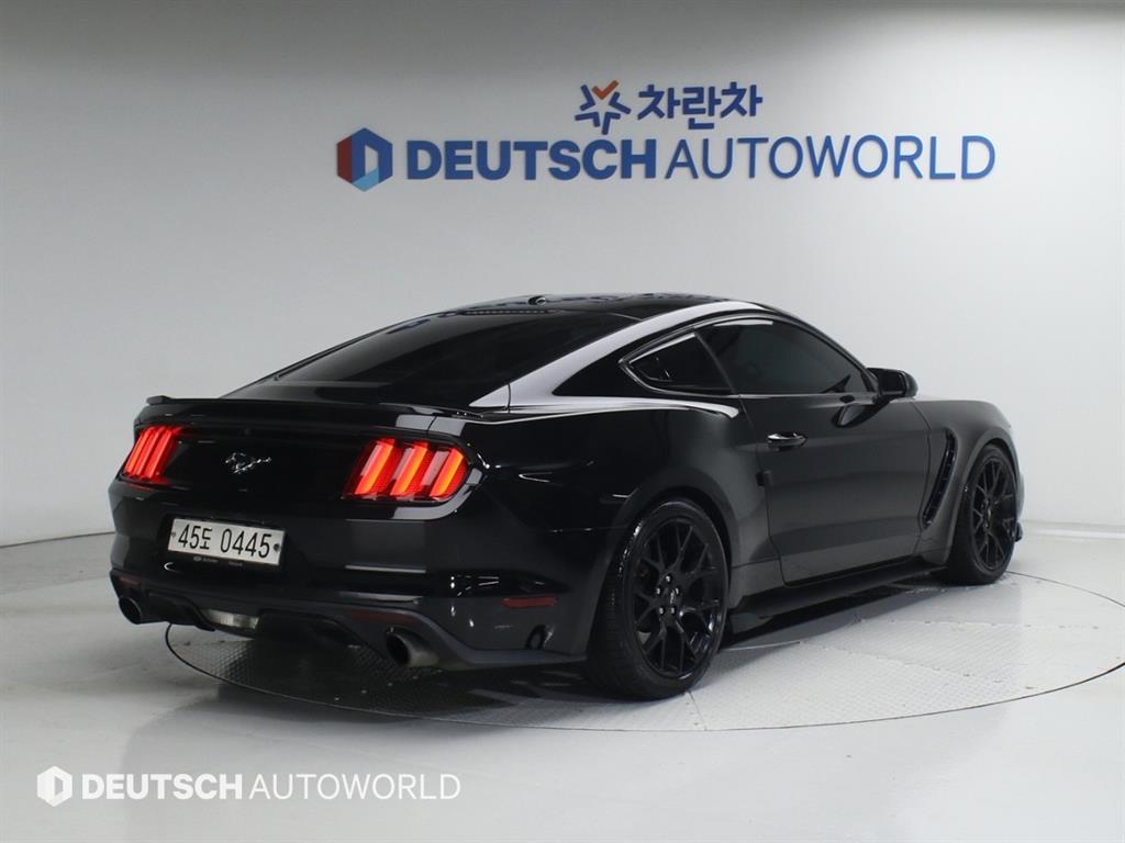 Ford Mustang - Vista 5