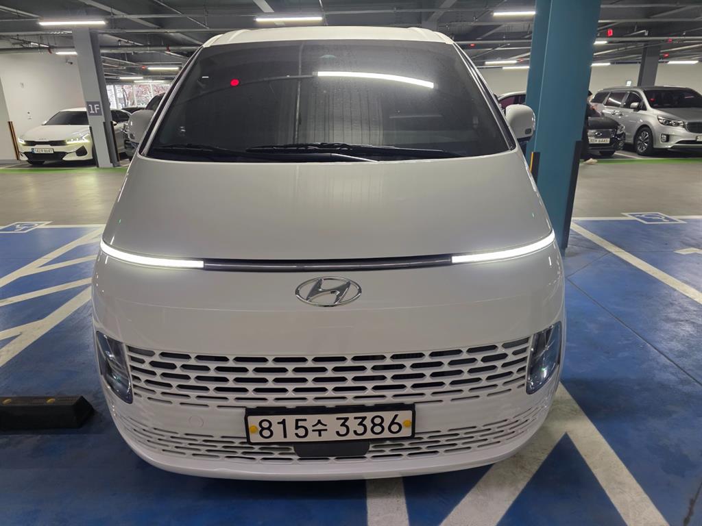 HYUNDAI Staria 2023 Blanco - Importación desde Corea - HF Imports Iquique - Foto 1