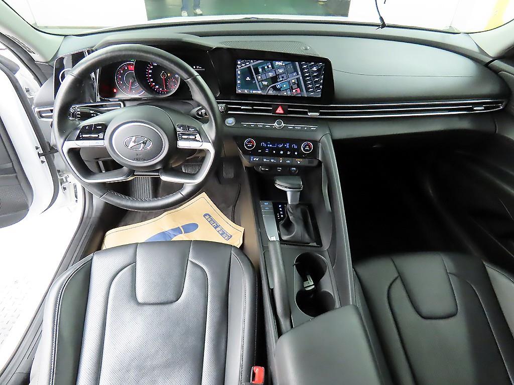 HYUNDAI Avante - Vista 7