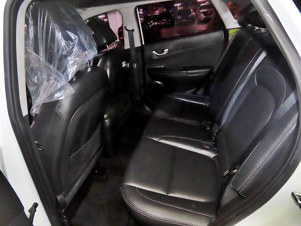 HYUNDAI Kona - Vista 7