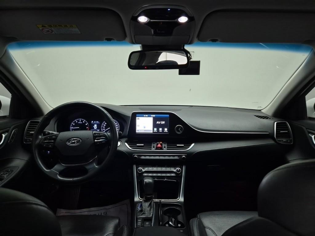 HYUNDAI Grandeur - Vista 7