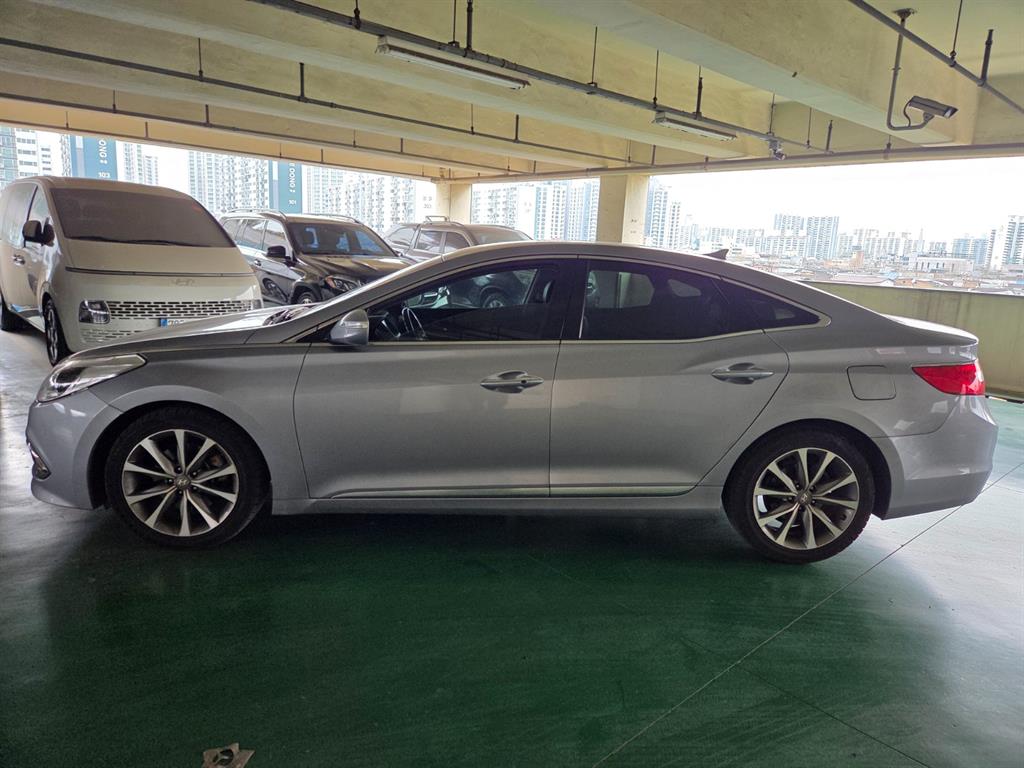 HYUNDAI Grandeur - Vista 3