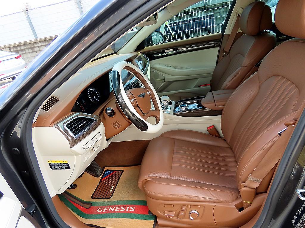 Genesis G90 - Vista 5