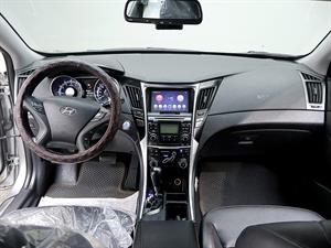 HYUNDAI Sonata - Vista 10