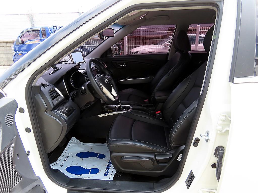 Ssangyong Tivoli - Vista 5