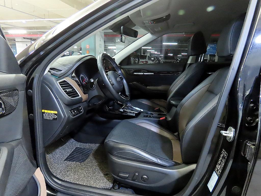 KIA Seltos - Vista 6