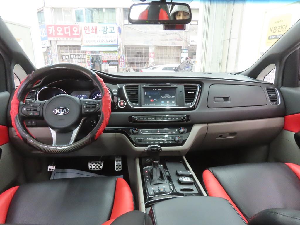 KIA Carnival - Vista 7