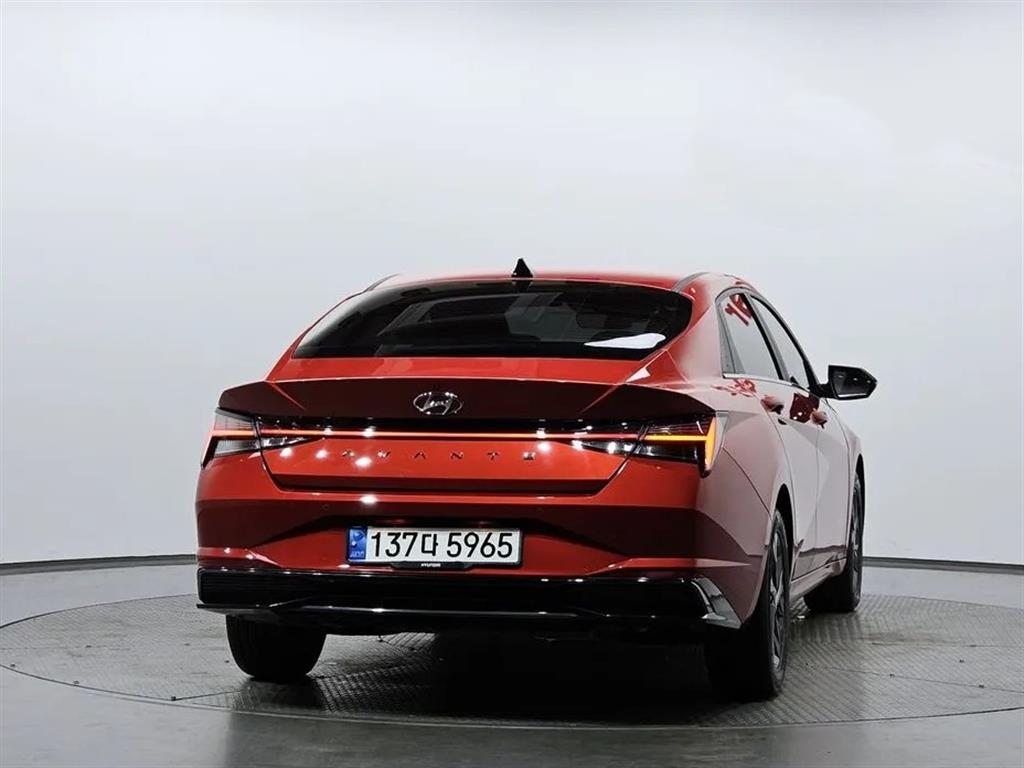 HYUNDAI Avante - Vista 4