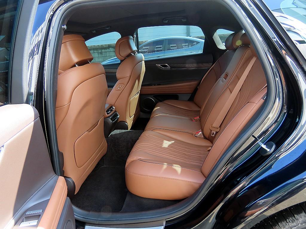 Genesis G80 - Vista 6