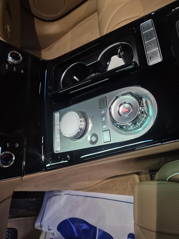 Genesis G80 - Vista 10