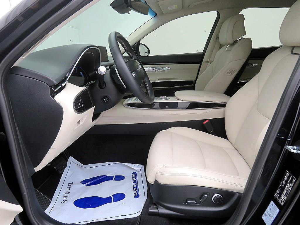 Genesis GV70 - Vista 7