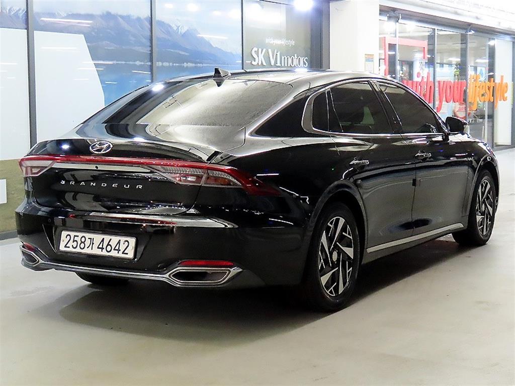 HYUNDAI Grandeur - Vista 4