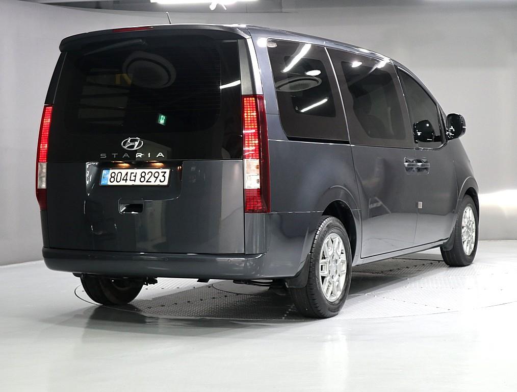 HYUNDAI Staria - Vista 3