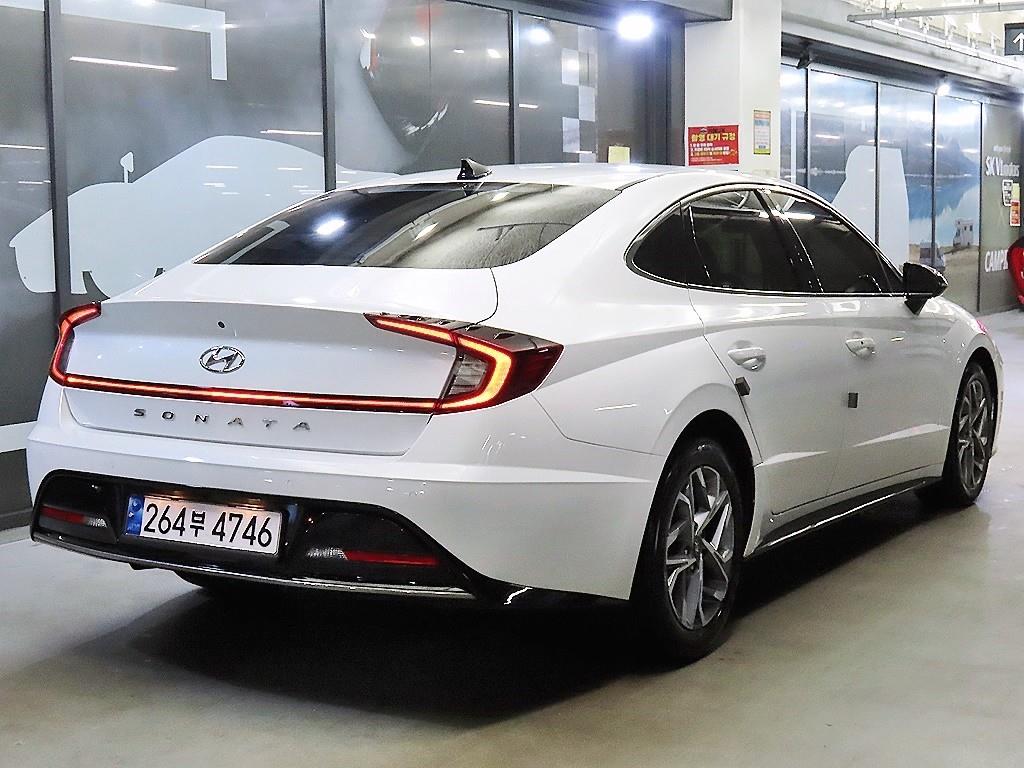 HYUNDAI Sonata - Vista 4