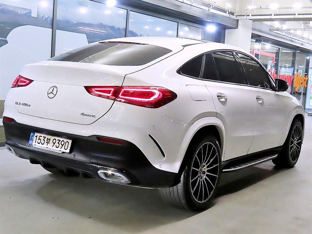 Mercedes Benz GLE Class - Vista 4