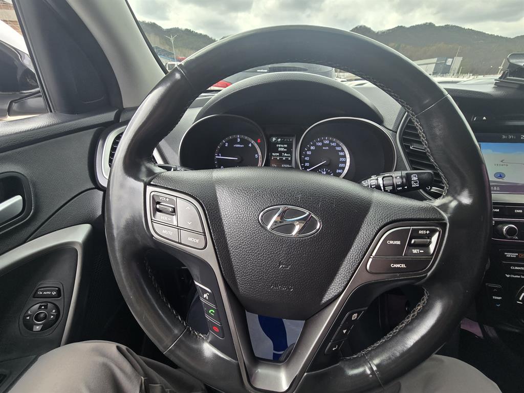 HYUNDAI Santa Fe - Vista 6