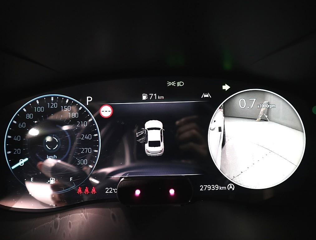 Genesis G70 - Vista 7