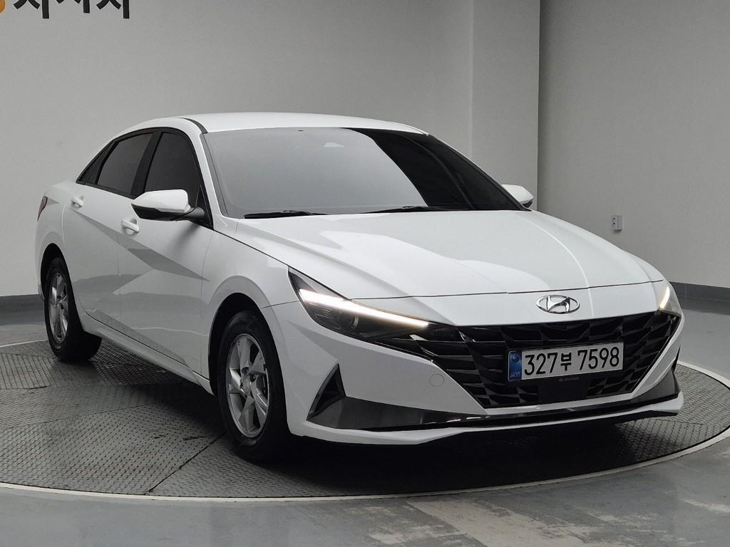 HYUNDAI Avante - Vista 4