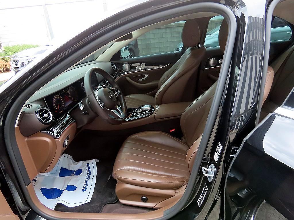 Mercedes Benz E class - Vista 5