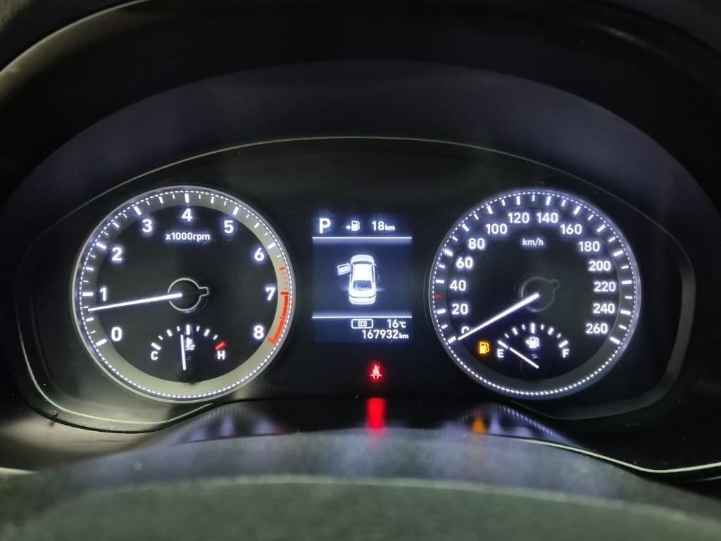 HYUNDAI Grandeur - Vista 6