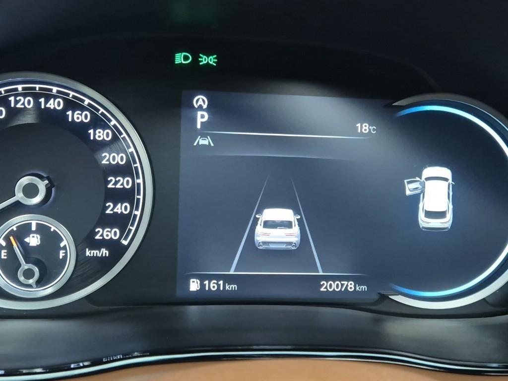 Genesis GV70 - Vista 6