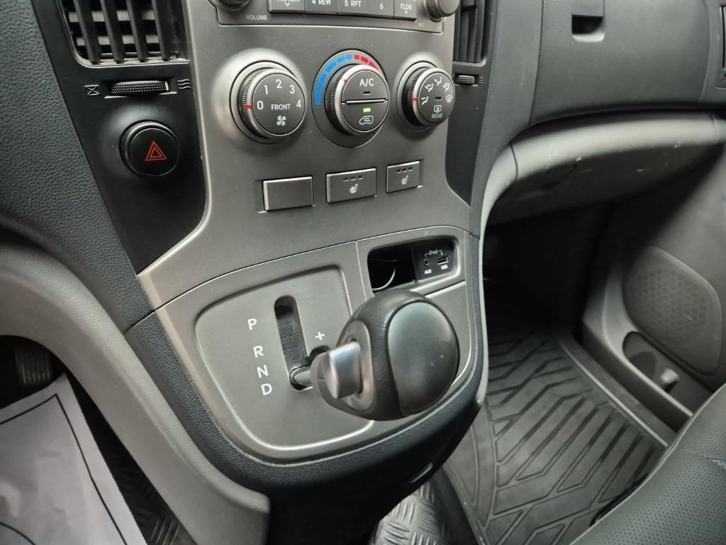 HYUNDAI Starex - Vista 8