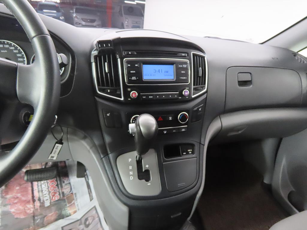 HYUNDAI Starex - Vista 10