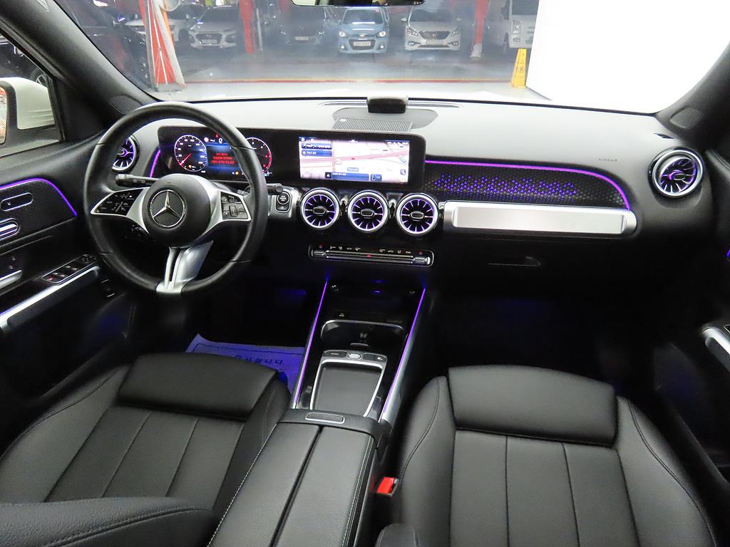 Mercedes Benz GLB Class - Vista 5