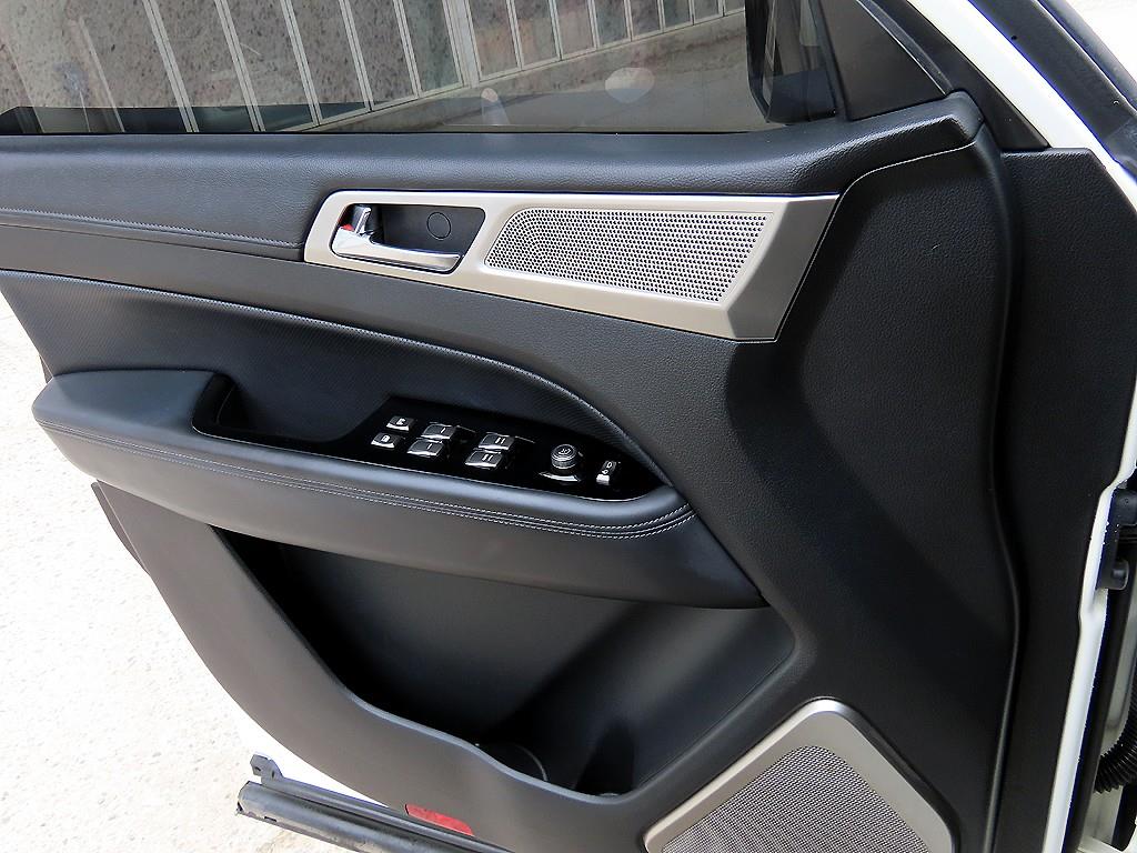 Ssangyong Rexton - Vista 11