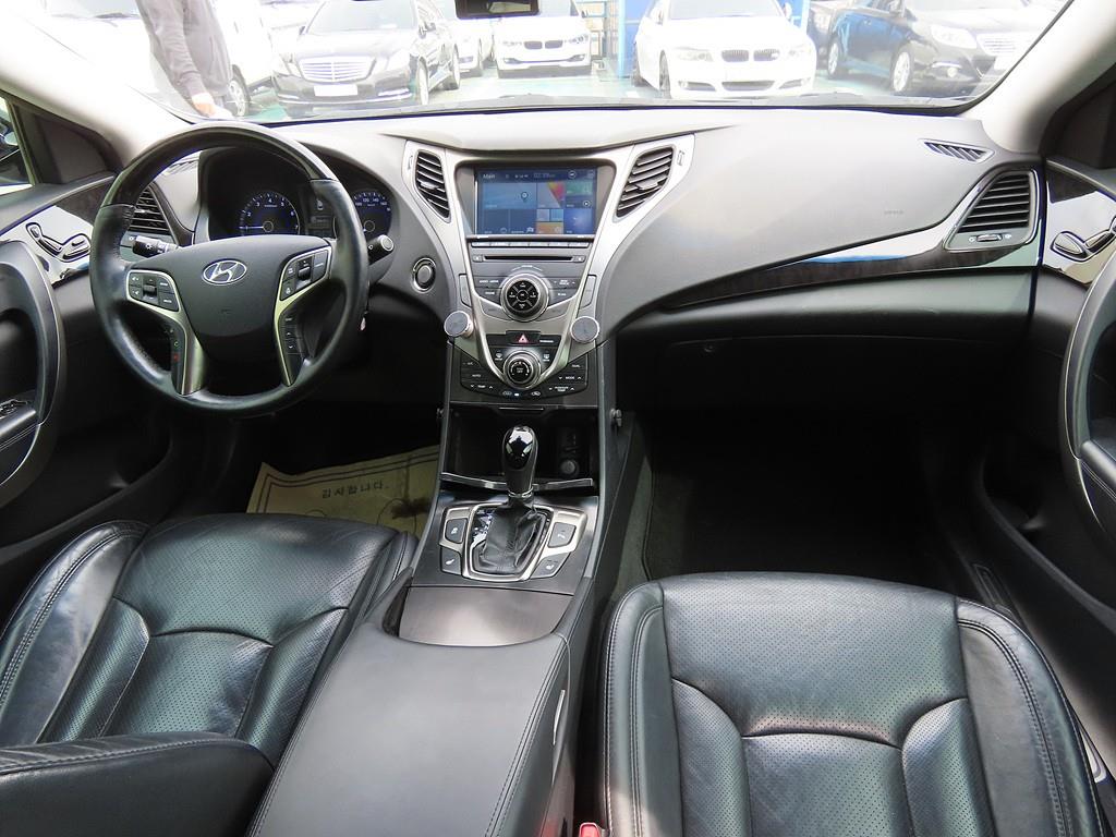 HYUNDAI Grandeur - Vista 5