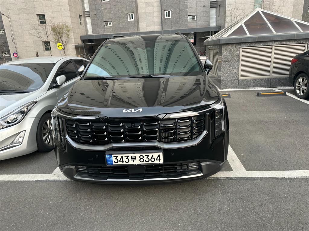 KIA Carnival 2024 Negro - Importación desde Corea - HF Imports Iquique - Foto 1