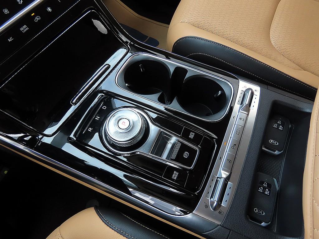 KIA Carnival - Vista 11