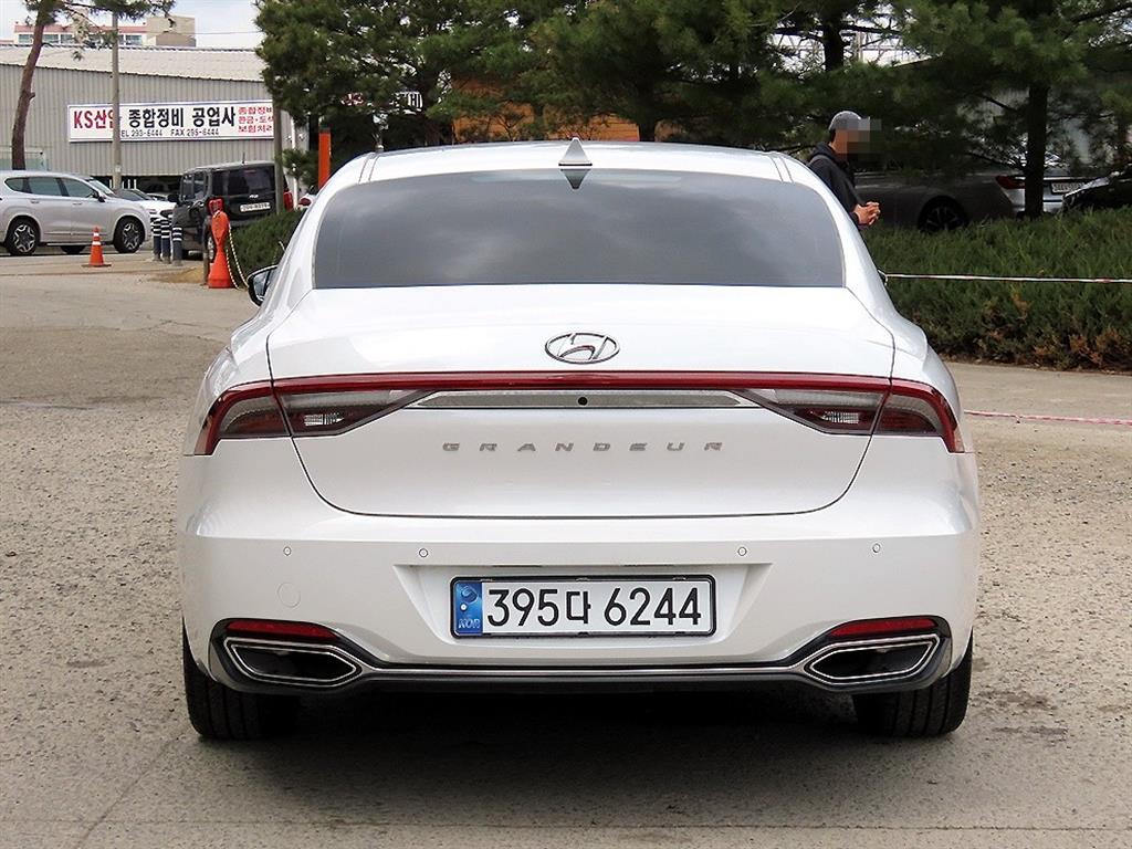 HYUNDAI Grandeur - Vista 4
