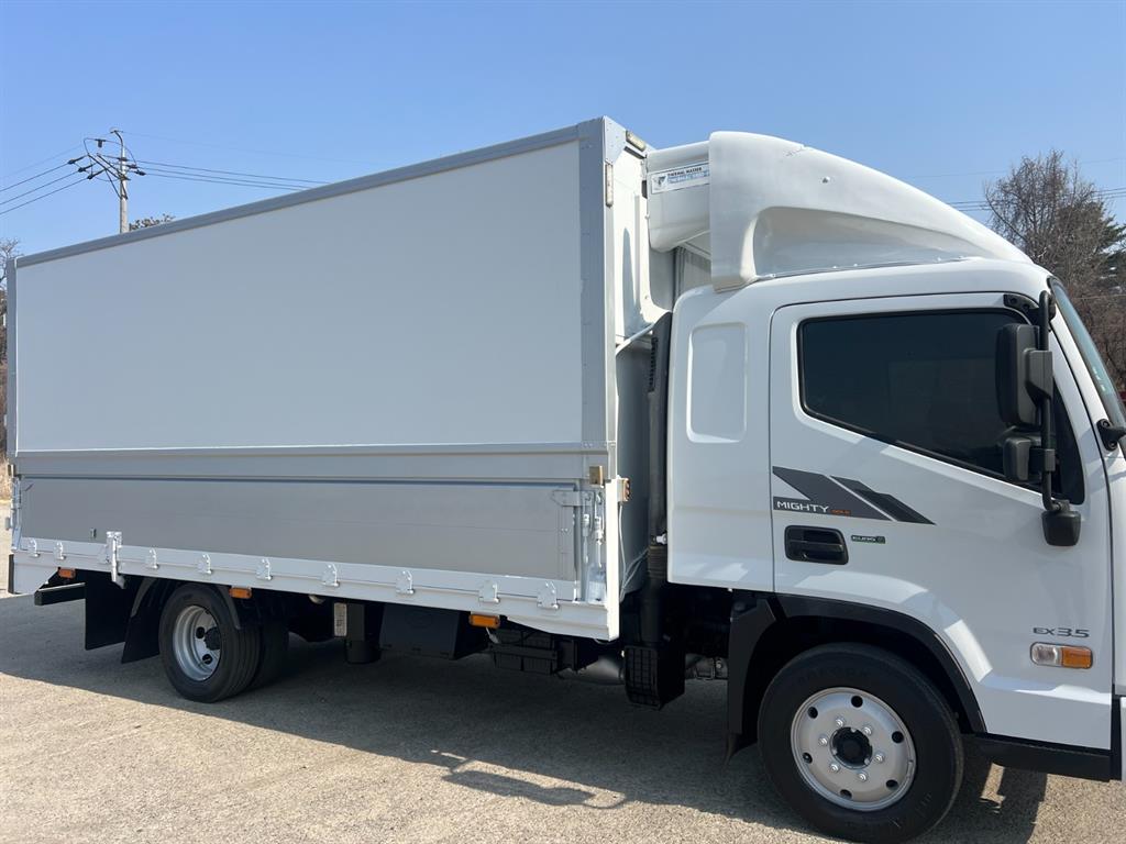 medium and large cargo truck - Vista 12