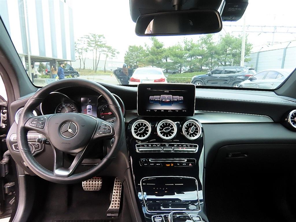 Mercedes Benz GLC Class - Vista 7