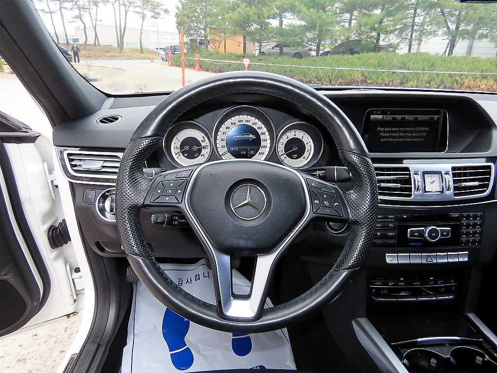 Mercedes Benz E class - Vista 8