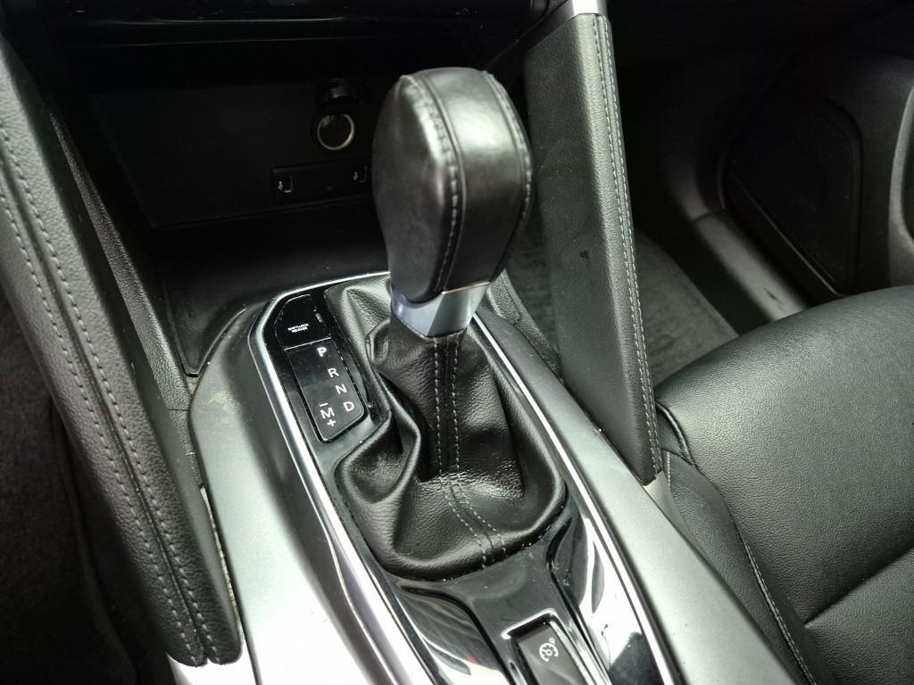 SAMSUNG QM6 - Vista 9