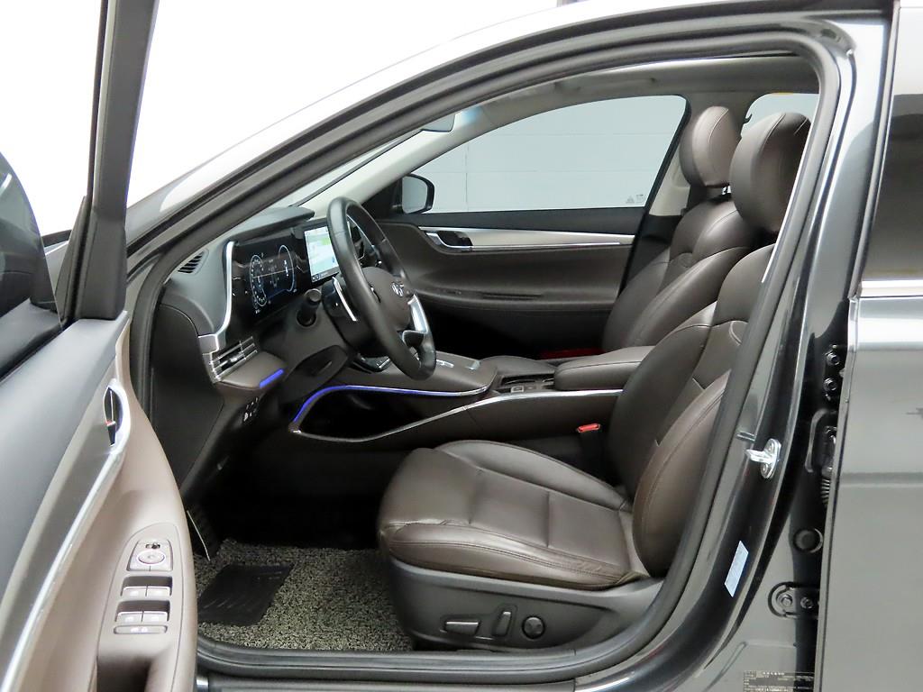 HYUNDAI Grandeur - Vista 12