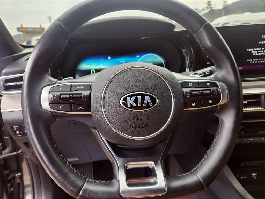 KIA K5 - Vista 12