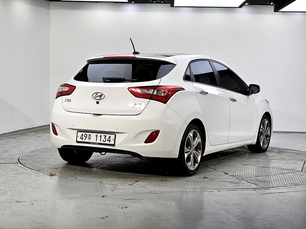 HYUNDAI i30 - Vista 4