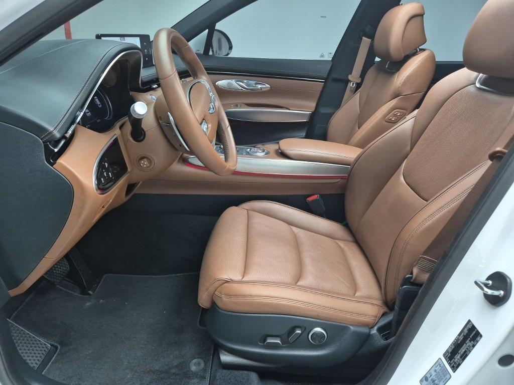 Genesis GV70 - Vista 11