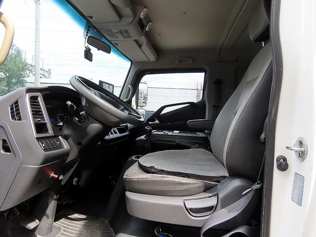 medium and large cargo truck - Vista 7