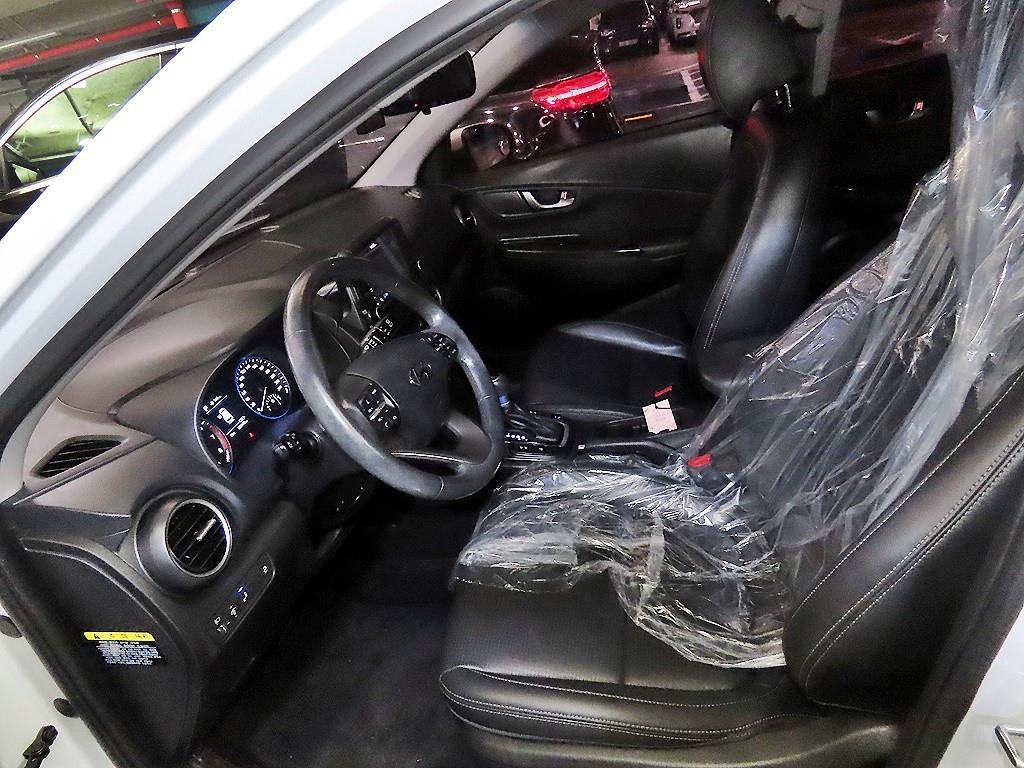 HYUNDAI Kona - Vista 6